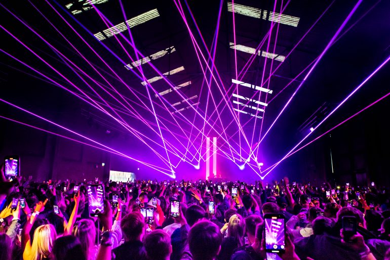 Circus nightclub pilot event